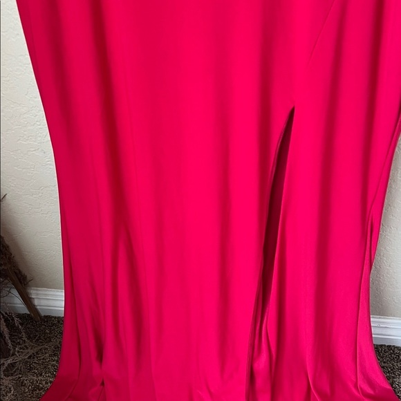 NWT Mac Duggal Red v neck gathered back gown 12336 - Picture 6 of 13